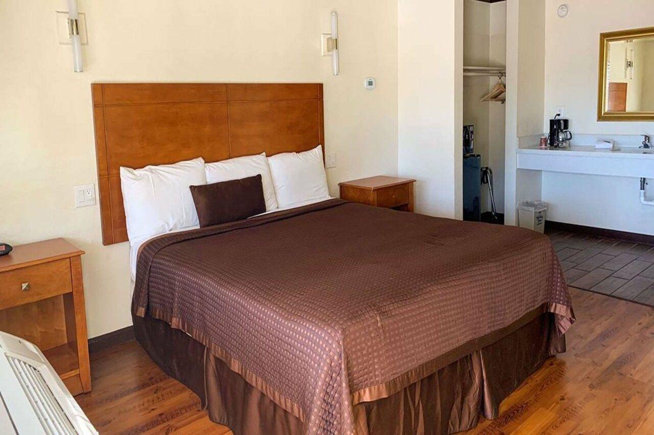 Anchorage Inn Lakeport Екстериор снимка