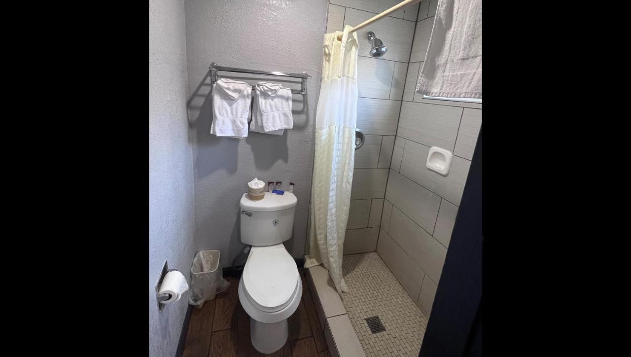 Anchorage Inn Lakeport Екстериор снимка