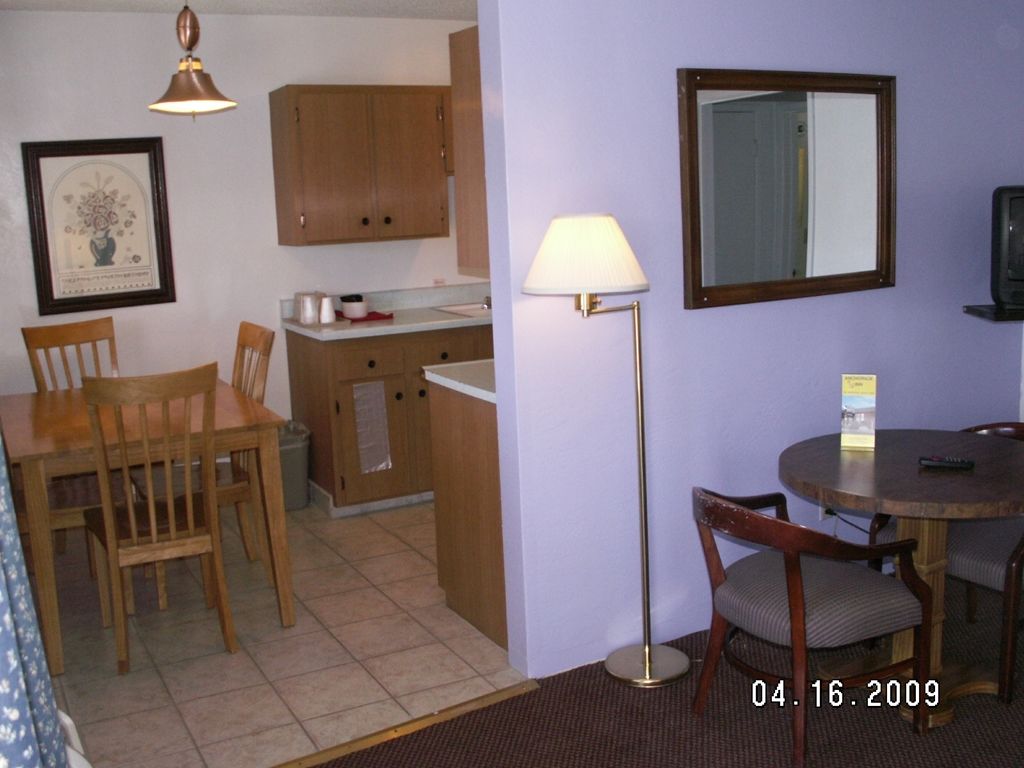 Anchorage Inn Lakeport Стая снимка