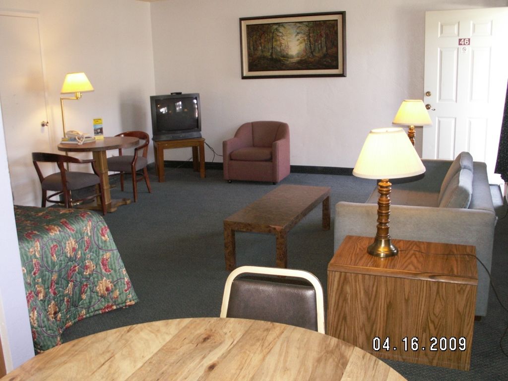 Anchorage Inn Lakeport Стая снимка