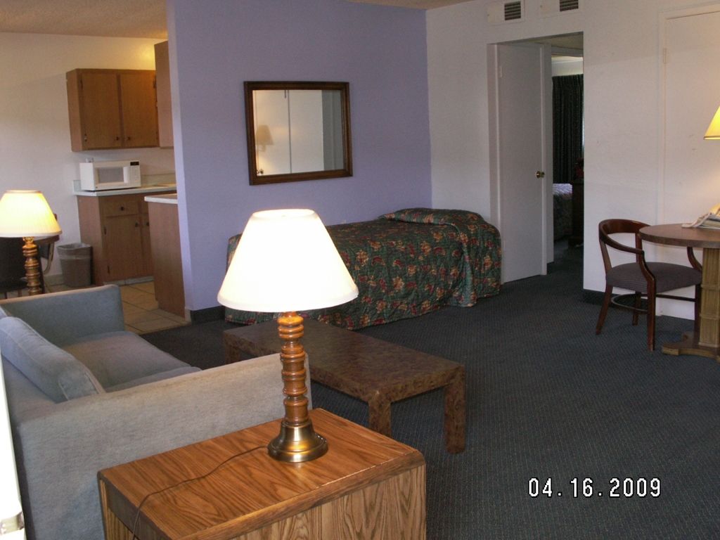 Anchorage Inn Lakeport Стая снимка