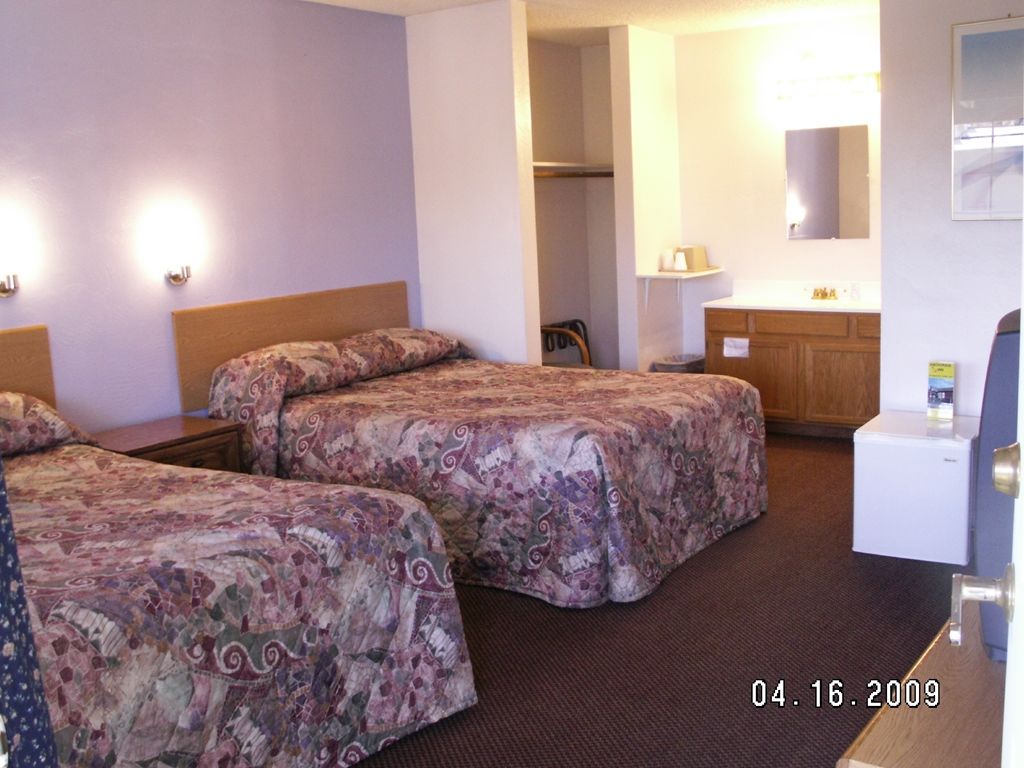 Anchorage Inn Lakeport Стая снимка