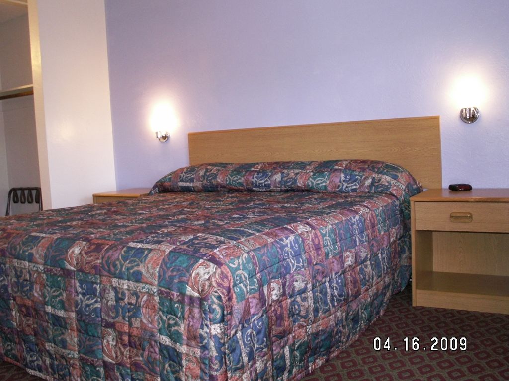 Anchorage Inn Lakeport Стая снимка